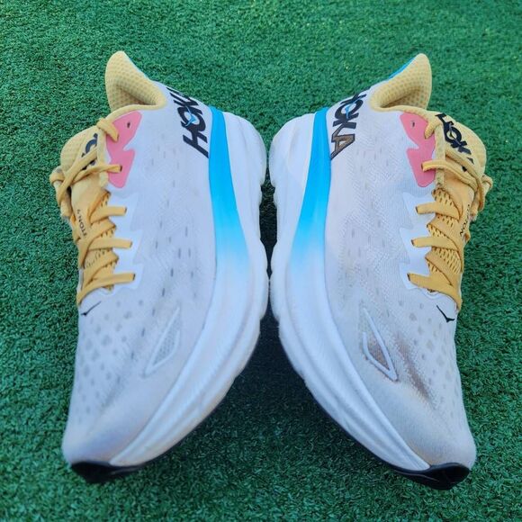 Hoka One One Clifton 9 - Women's running shoes - Size 11B - Picture 8 of 11